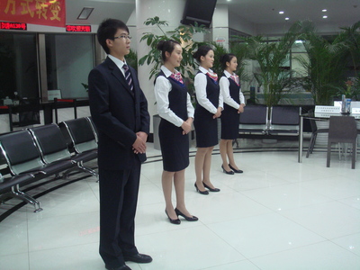 嘉弘傳媒 全方位專業(yè)服務，打造卓越禮儀模特演藝體驗